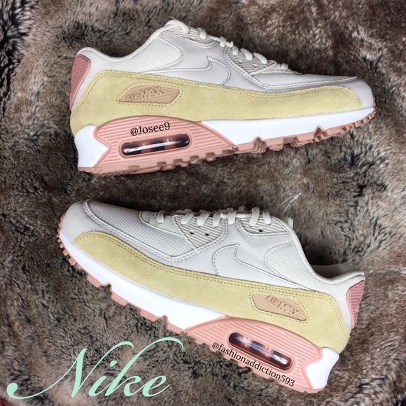 nike velvet rose